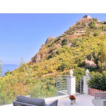 Suite Apartments Branco - Infinity Pool & Sea View - 5 Minuti Dal Centro تاورمينا المظهر الخارجي الصورة