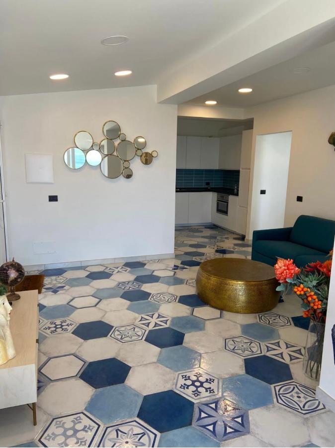 Suite Apartments Branco - Infinity Pool & Sea View - 5 Minuti Dal Centro تاورمينا المظهر الخارجي الصورة