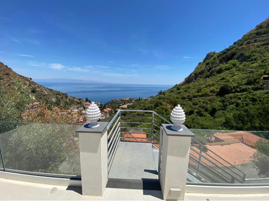 Suite Apartments Branco - Infinity Pool & Sea View - 5 Minuti Dal Centro تاورمينا المظهر الخارجي الصورة